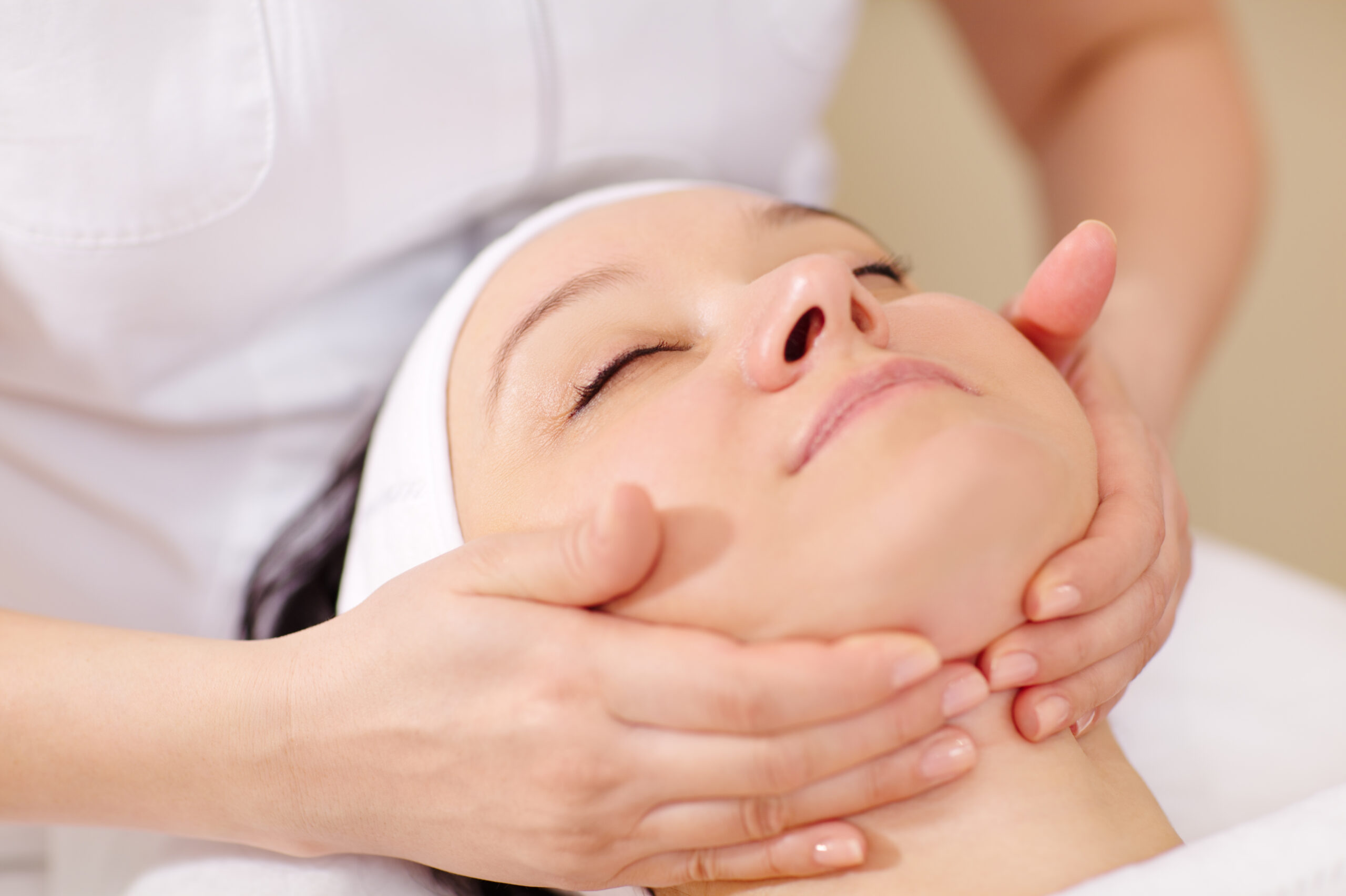 Advanced Luxury Facial Treatment